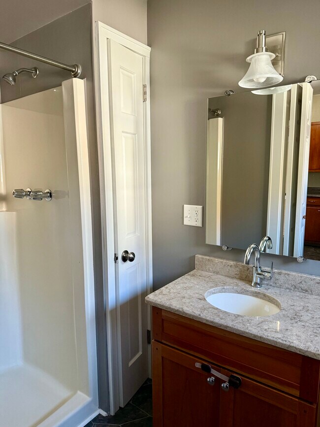 Building Photo - 91 Lacy St