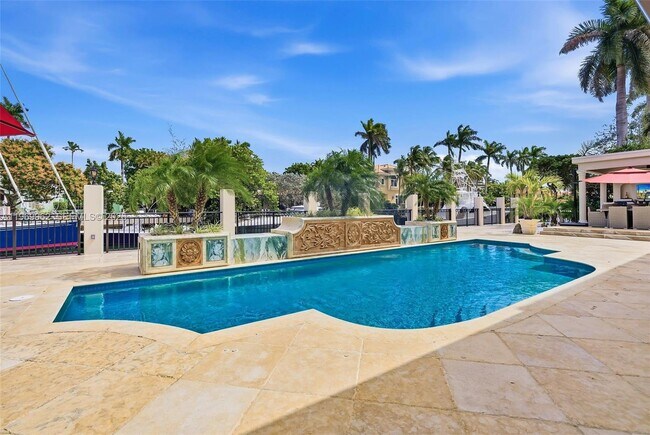 Building Photo - 628 Coral Way