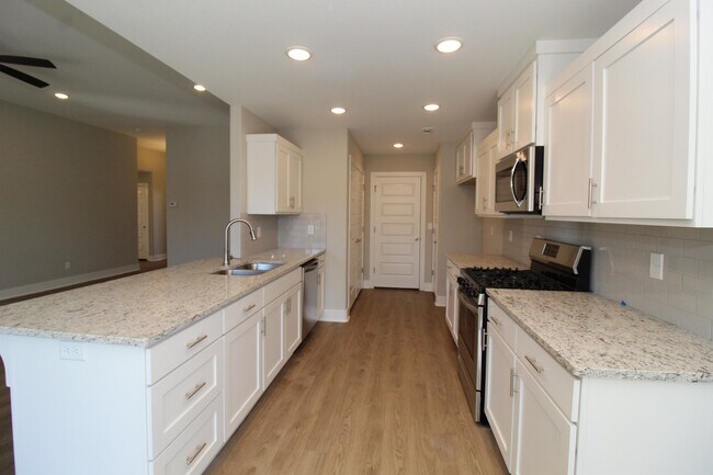 Building Photo - 588 Utah Ave