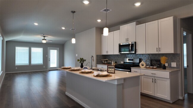 Building Photo - 16702 Sterling Clf St