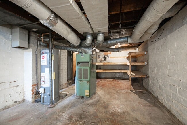 Building Photo - 3300 Dellwood Rd