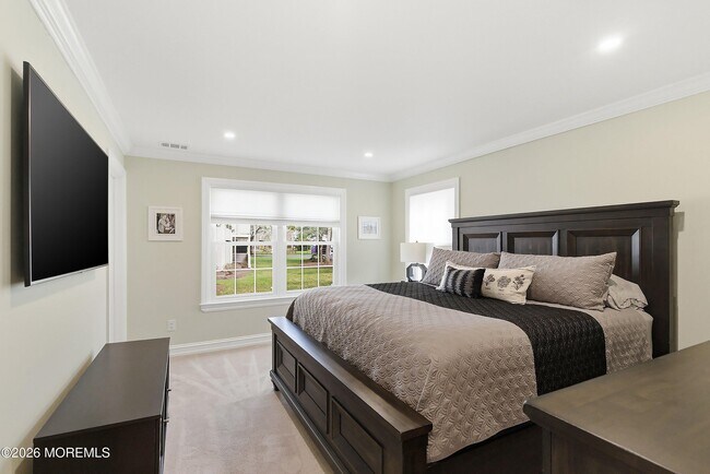 Building Photo - 327 Sequoia Ct