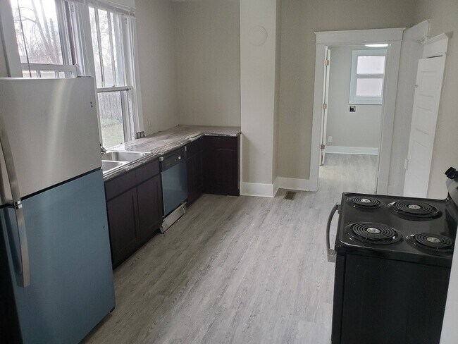 Building Photo - 405 N Boren St