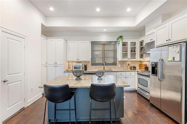 Building Photo - 3210 Carlisle St