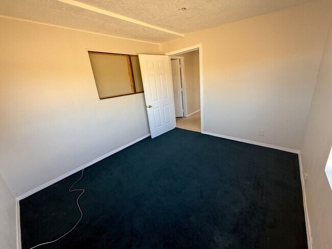 Building Photo - Charming 3 bedroom home in Apple Valley- H...
