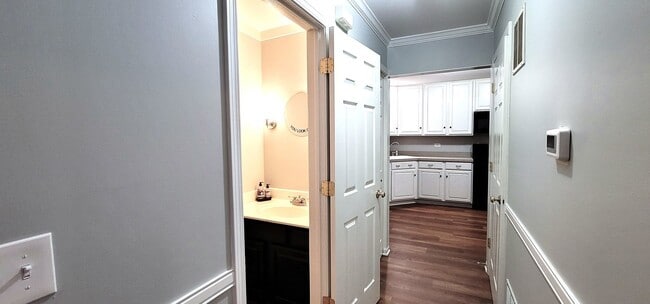 Building Photo - 10520 Wakefield Ln