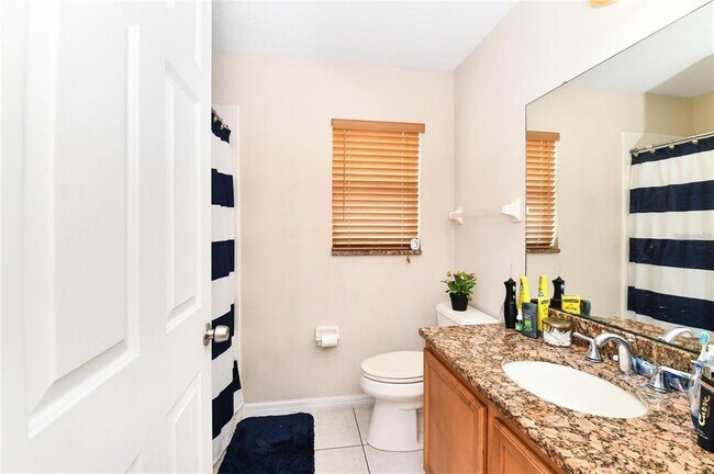 Building Photo - 436 Lake Shore Pkwy