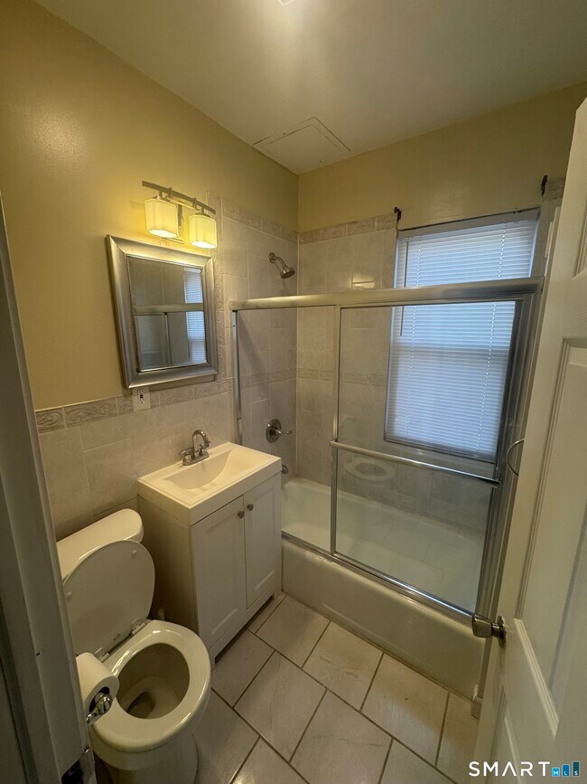 Building Photo - 110 Adelaide St