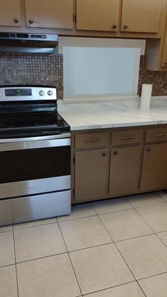 Building Photo - 2800 Fiore Way