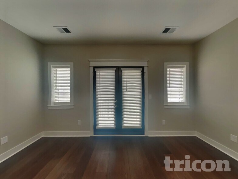 Building Photo - 6813 Charlotte Pike