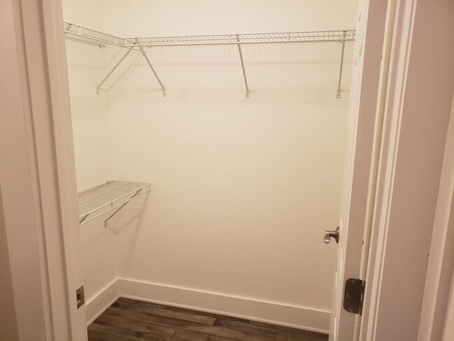 Building Photo - Lovely 2 bedroom 2 bath unfurnished home located in the Pine Ridge Community - Holly Ridge