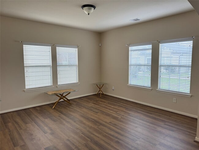 Building Photo - 4030 Mossy Pl Ln