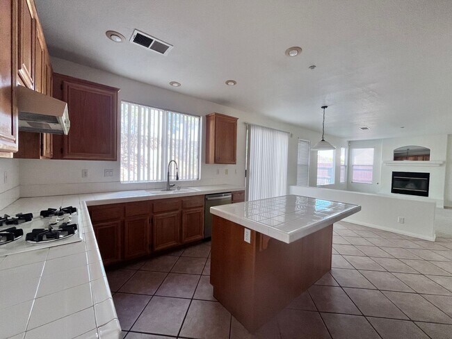 Building Photo - 11811 Columbia Ct
