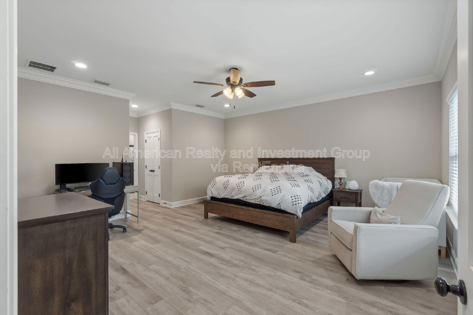 Building Photo - 33 8th Ave