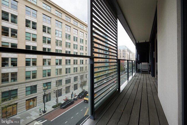 Building Photo - 925 H St NW