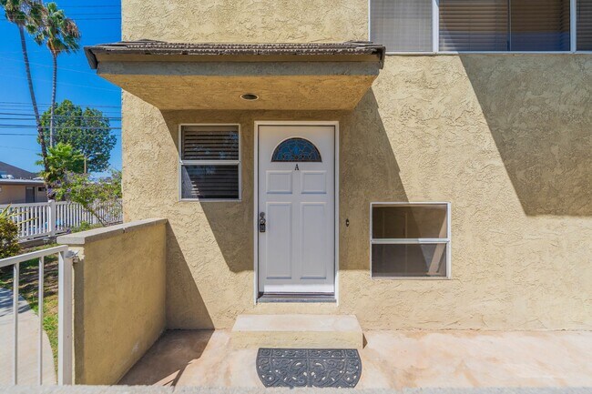 Building Photo - 1218 Portola Ave