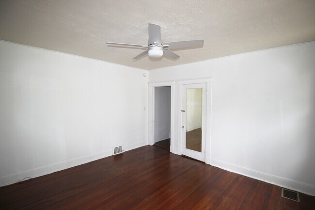 Building Photo - 3300 Napoleon Ave