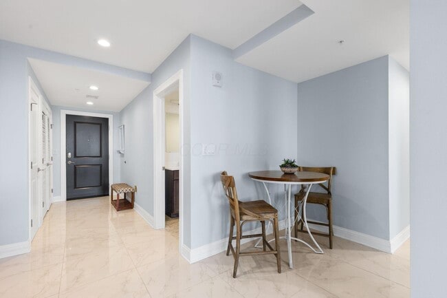 Building Photo - 50 W Broad St