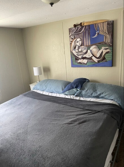 Building Photo - 307 Helen St