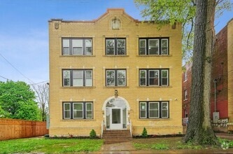 Building Photo - 210 Magnolia St