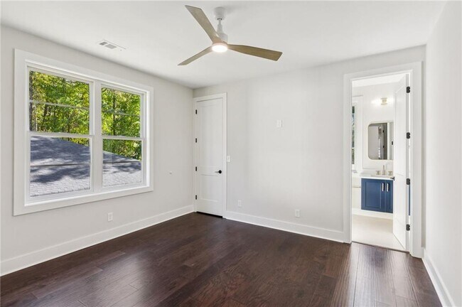 Building Photo - 115 Thome Dr