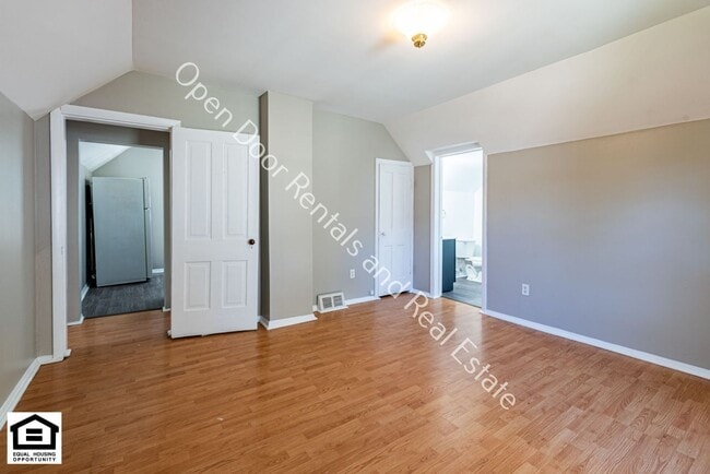 Building Photo - 3112 Thompson Ave