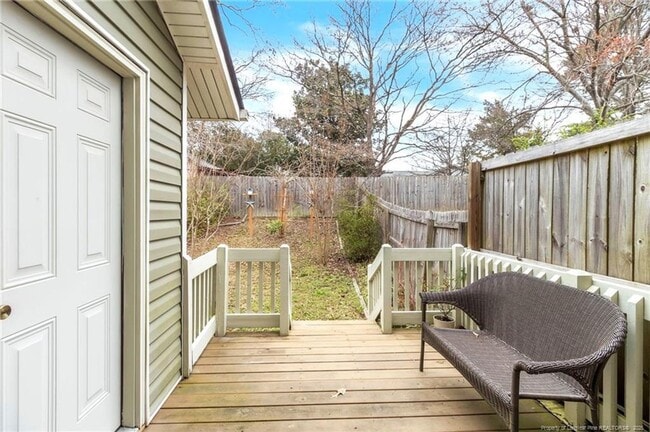 Building Photo - 2 Bedrooms 2.5 Bathrooms Townhouse