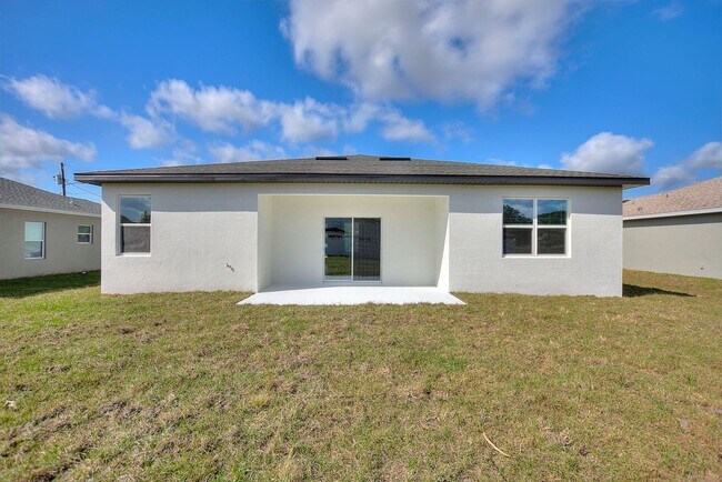 Building Photo - Deposit-Free! Modern, energy efficient hom...