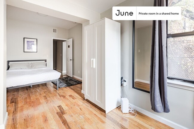 Building Photo - 362 Parkside Ave