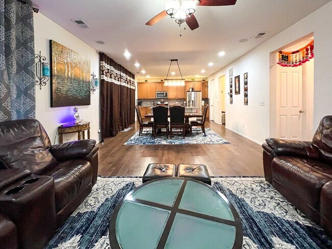 Building Photo - Stonegate 4bd 3ba 2,265sq.ft. - built in 2019 - FOR RENT!