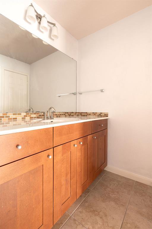 Building Photo - 7685 Northcross Dr