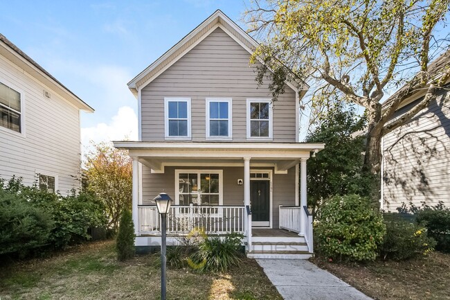 Building Photo - Modern 2x2.5 Living in the Heart of Park Circle