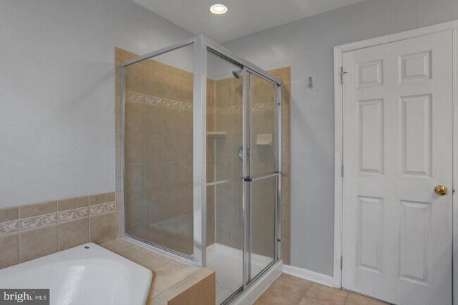 Building Photo - 64 Milestone Ct