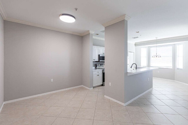 Building Photo - $500 Off First Month’s Rent – Move in by O...