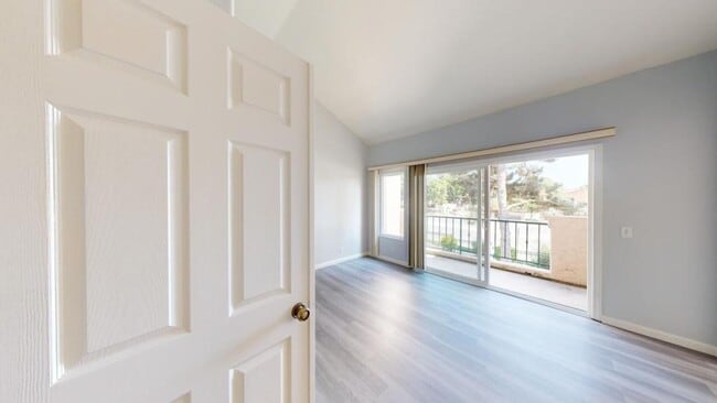 Building Photo - 7254 Shoreline Dr