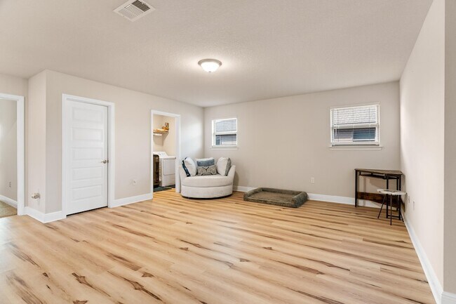 Building Photo - 224 Baycliff Dr