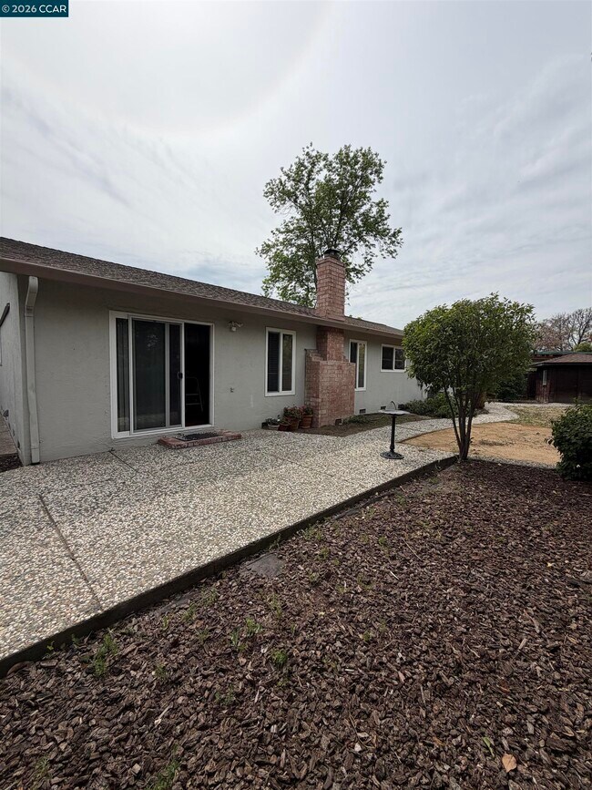 Building Photo - 1209 St Louis Dr