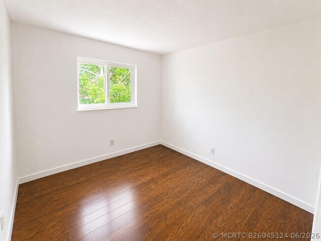 Building Photo - 5728-5728 Blueberry Ct