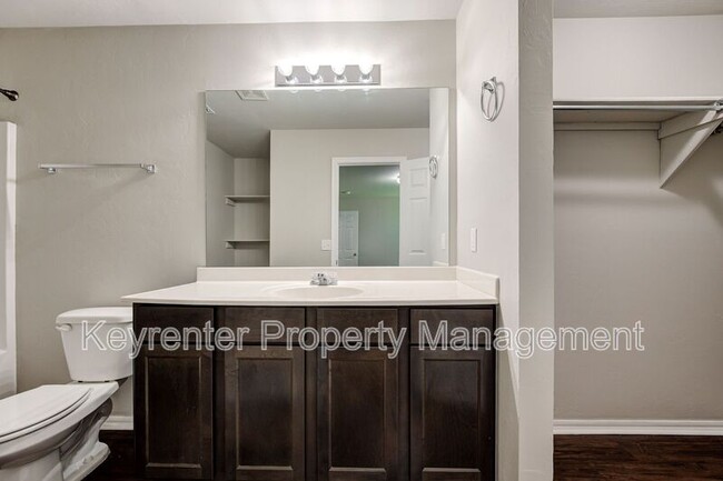 Building Photo - 3533 SE 94th St