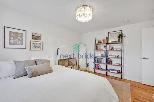 Building Photo - A beautiful 3 bedrooms and 2 bathrooms house