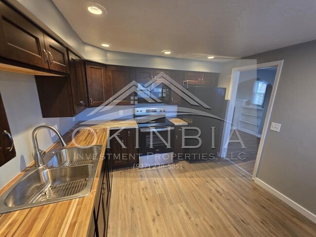 Building Photo - 2540 Catalpa Dr.