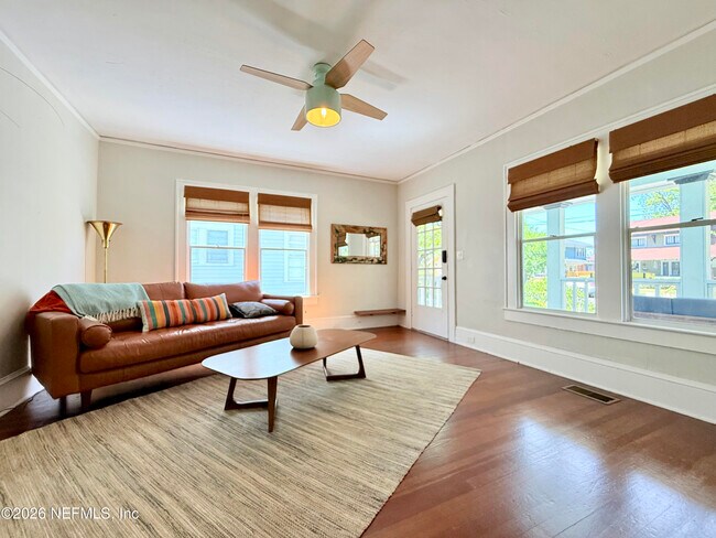 Building Photo - 2044 Dellwood Ave