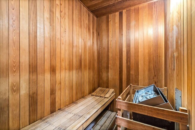 Building Photo - 35200 Cathedral Canyon Dr