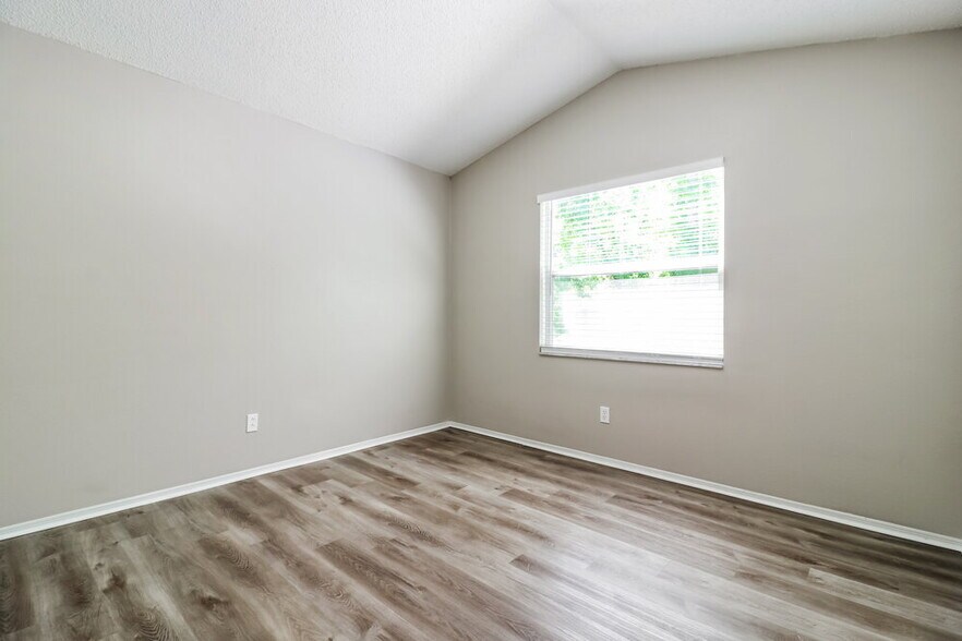 Building Photo - 5109 Corvette Dr