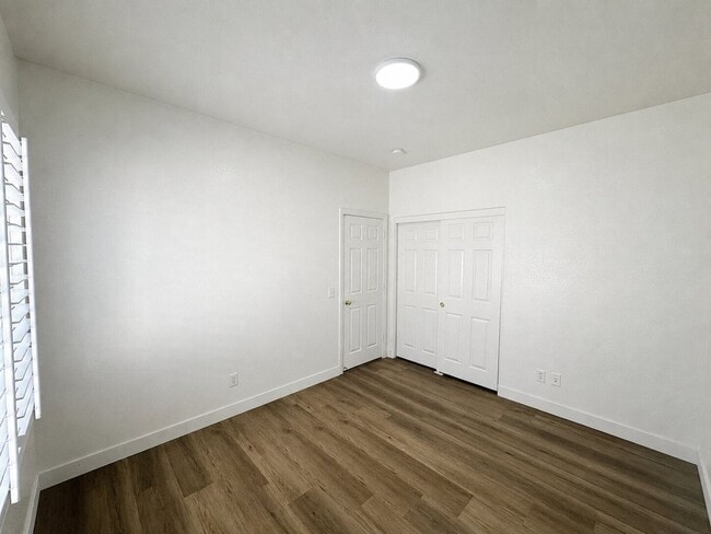 Building Photo - 10912 Golden Birch Pl