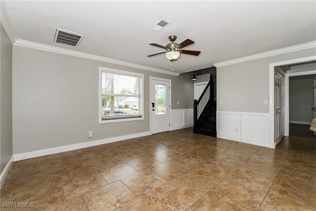 Building Photo - 2536 SW 11th Pl
