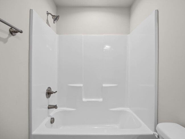 Building Photo - Charming two bedroom two and a half bathroom ready for you to call home!