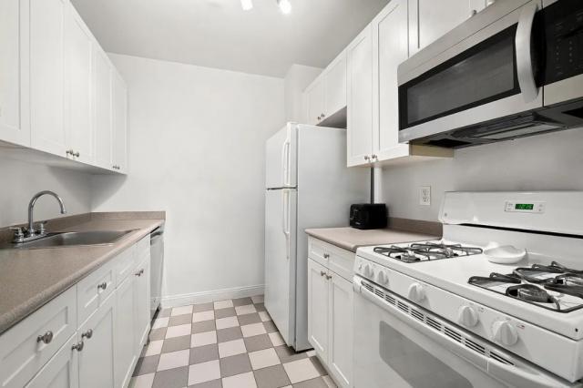 Building Photo - 2 bedroom in NEW YORK NY 10006