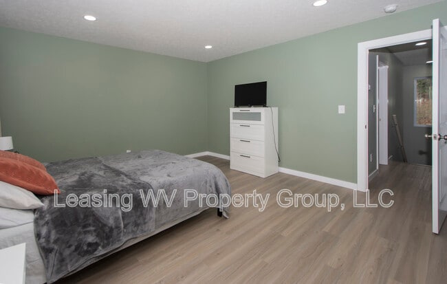 Building Photo - 201 Berry Ln