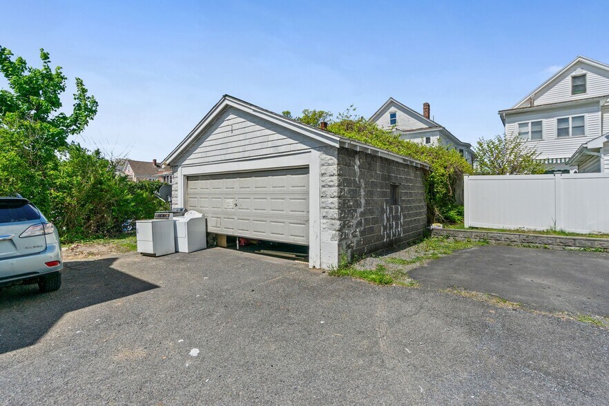 Building Photo - 112 Winthrop Ave